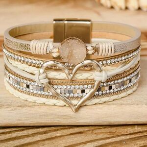 ✨️Sale✨️Beige Heart Rhinestone Magnetic Buckle Bracelet